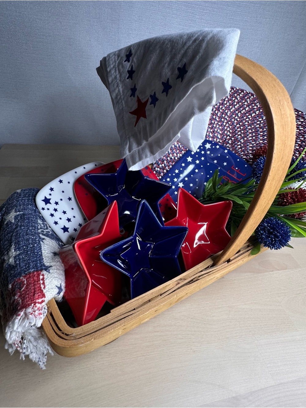 4th of July Picnic Basket - Picture 15 of 16